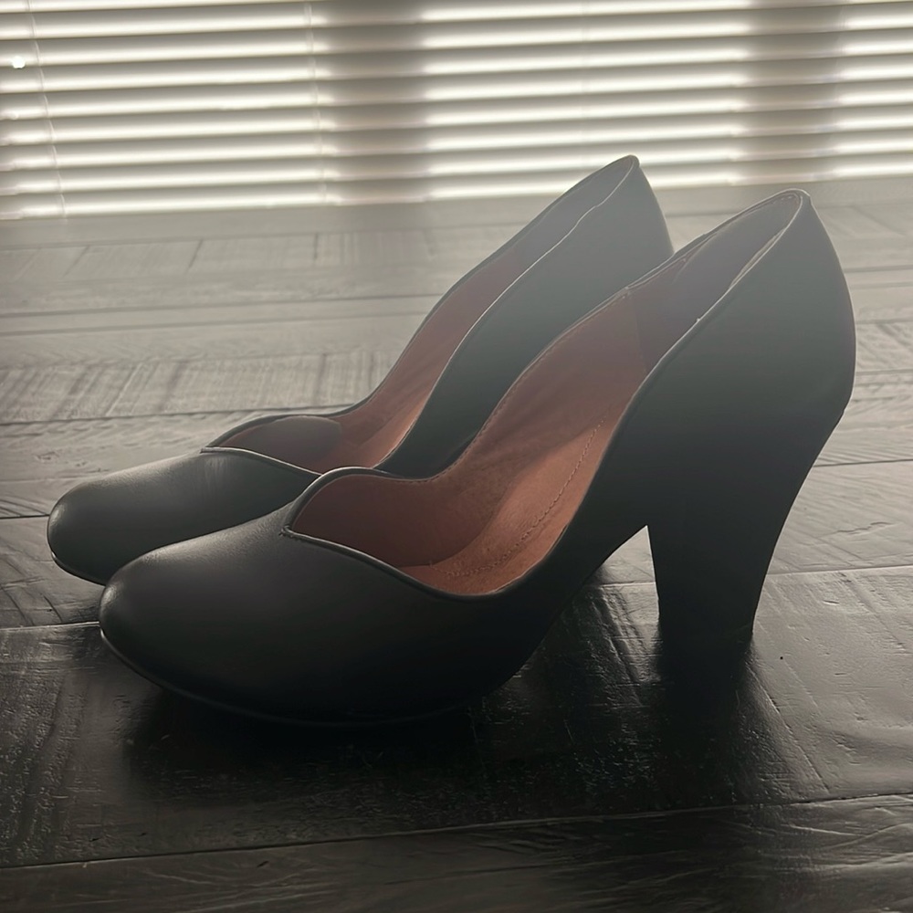 Royal Vintage replica Heels size 8